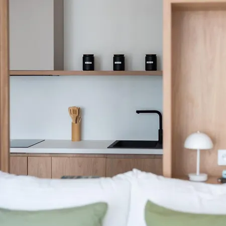 Olive Garden With Garage Apartamento