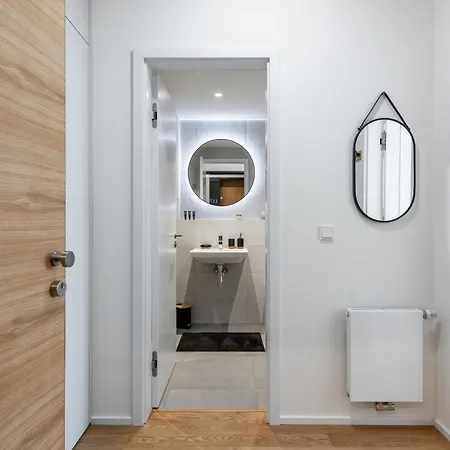 Olive Garden With Garage Apartamento